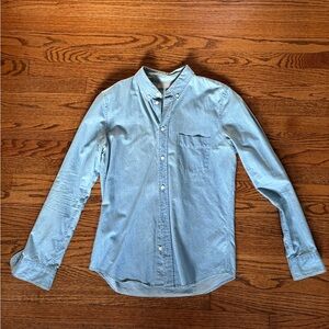 Everlane Men's Casual Light Blue Denim Button Down Shirt